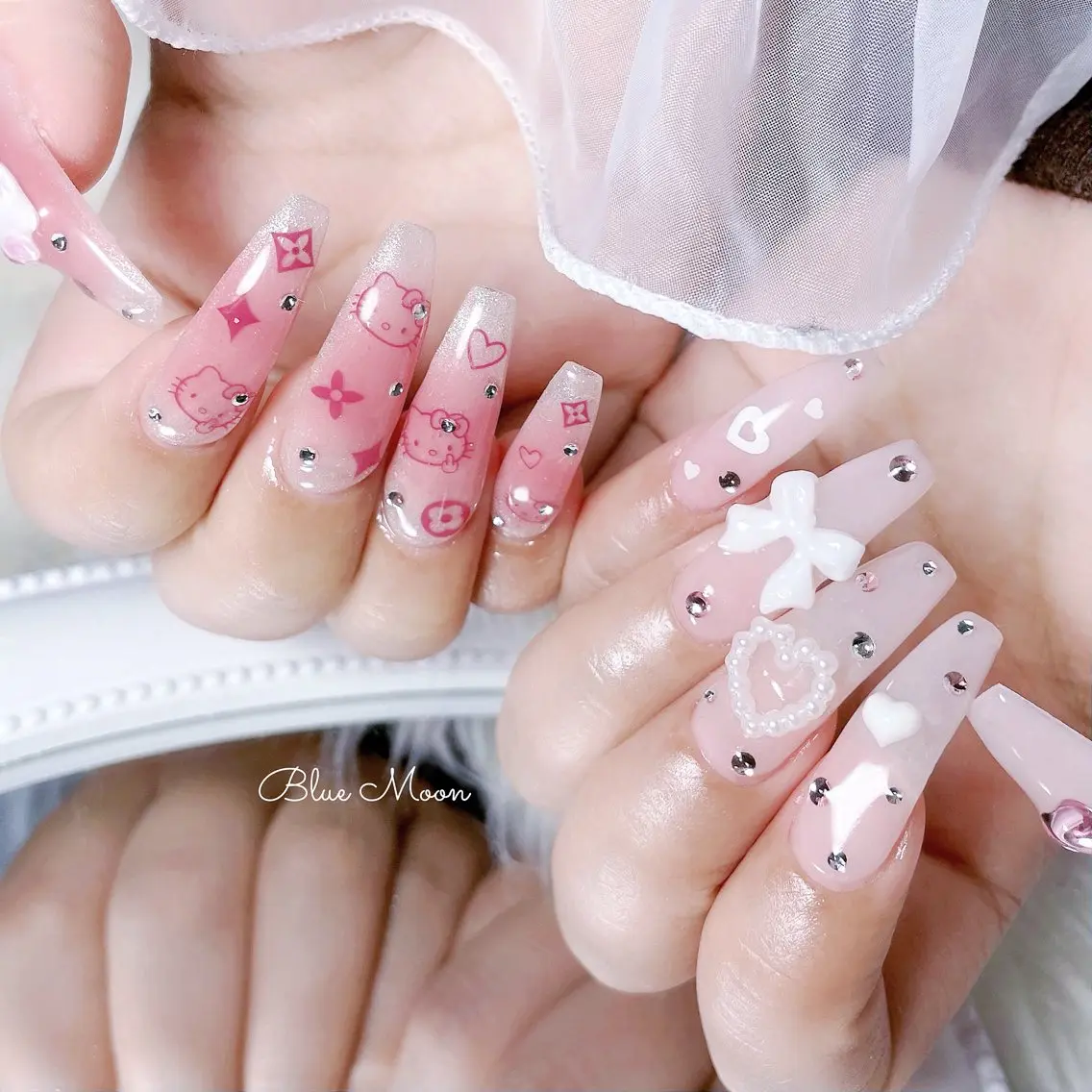 ネイル ハート リボン ハンドネイル フットネイル ハンドケア nail salon Blue Moonのネイルデザイン