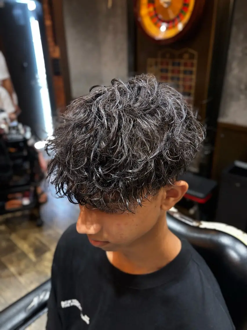 ショート パーマ メンズ 束感🔥パーマ🏍 兼平 将登のヘアスタイル