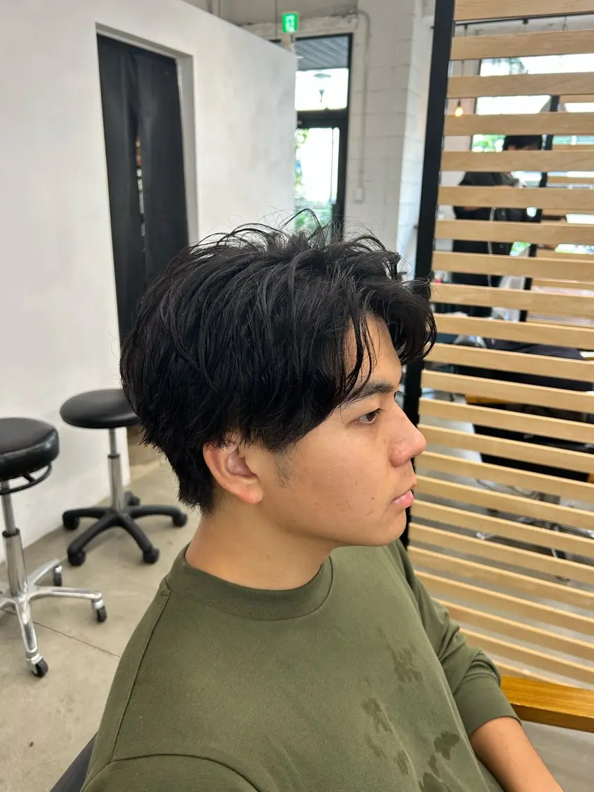 パーマ メンズ 1回で綺麗になる 髪質改善 小山光のヘアスタイル