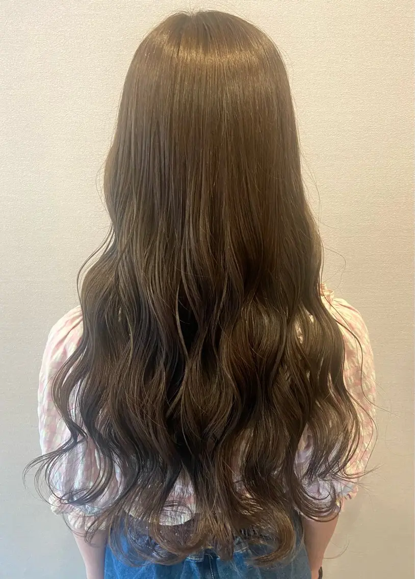 ロング 都甲 純花のヘアスタイル