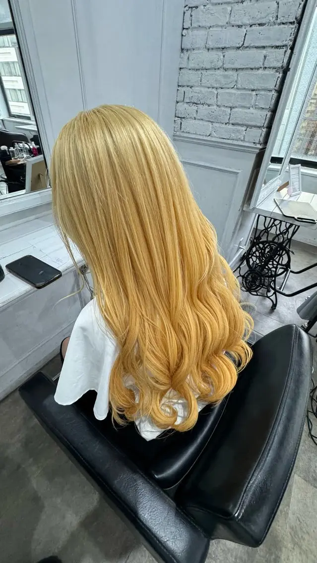 ロング 札幌ブリーチカラー/ ダブルカラー/ドイのヘアスタイル