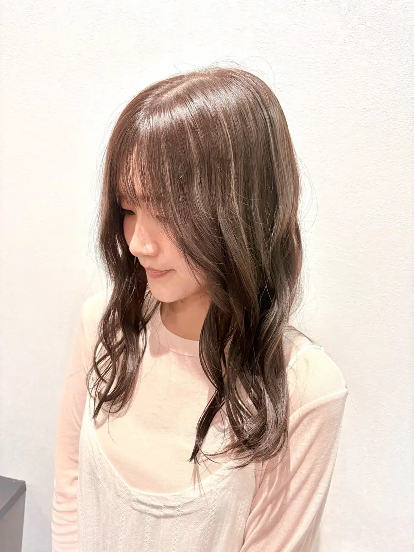 カラー ヘアカラー 沢木 陽菜のヘアスタイル