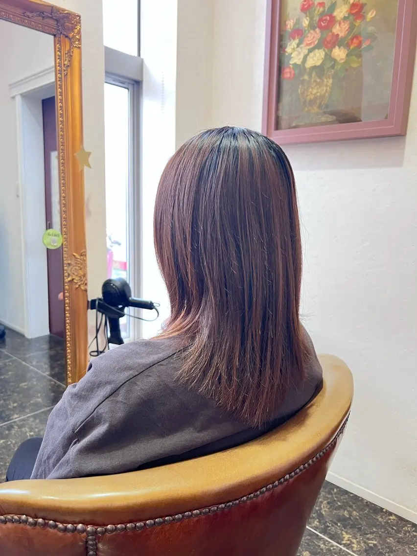 ミディアム レイヤーカット 佐藤 尚子のヘアスタイル
