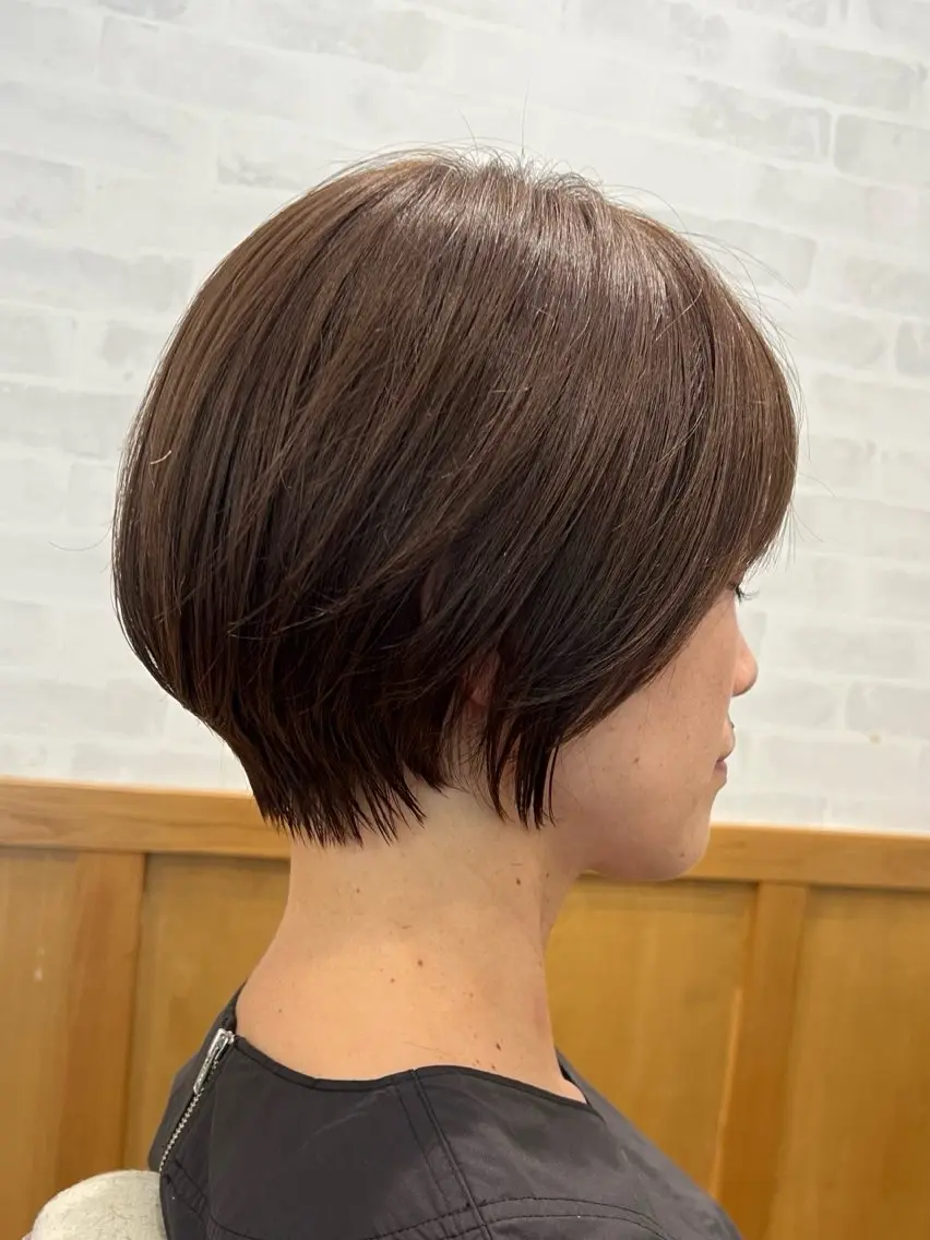 ショート カラー 顔周りカット/透明感 カラー🤍大塚蛍のヘアスタイル