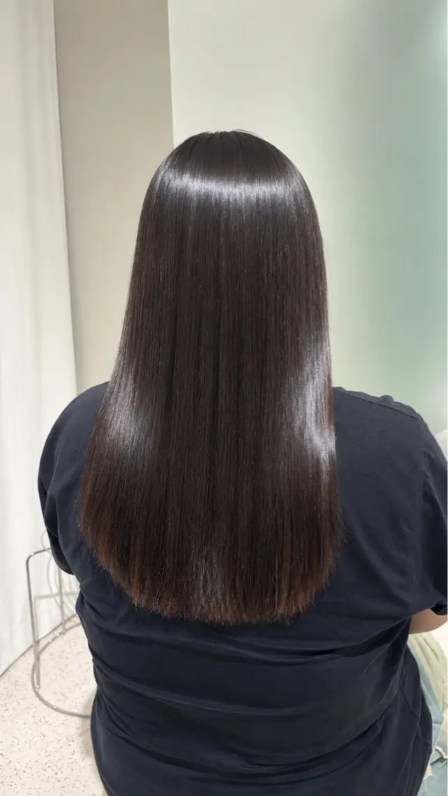ロング 縮毛矯正 TRIELA新宿 桜のヘアスタイル