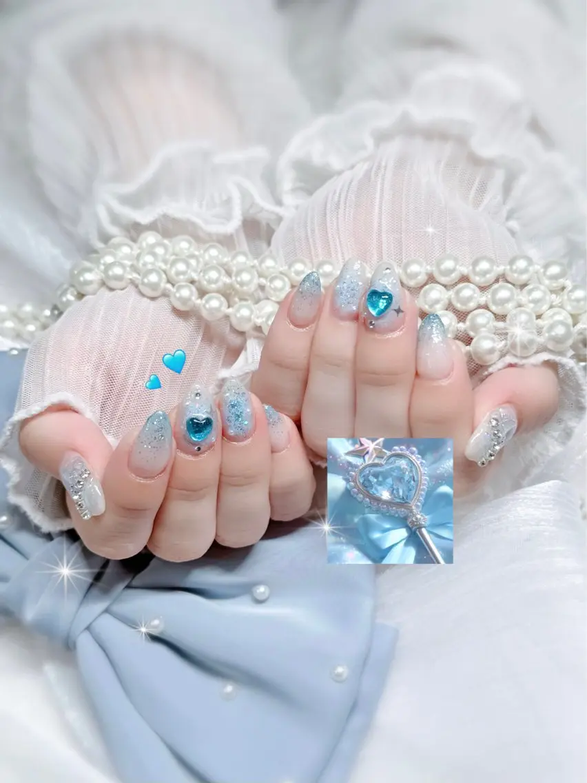 ネイル チークネイル ハンドネイル ✩.*🎀 aoi🎀のネイルデザイン