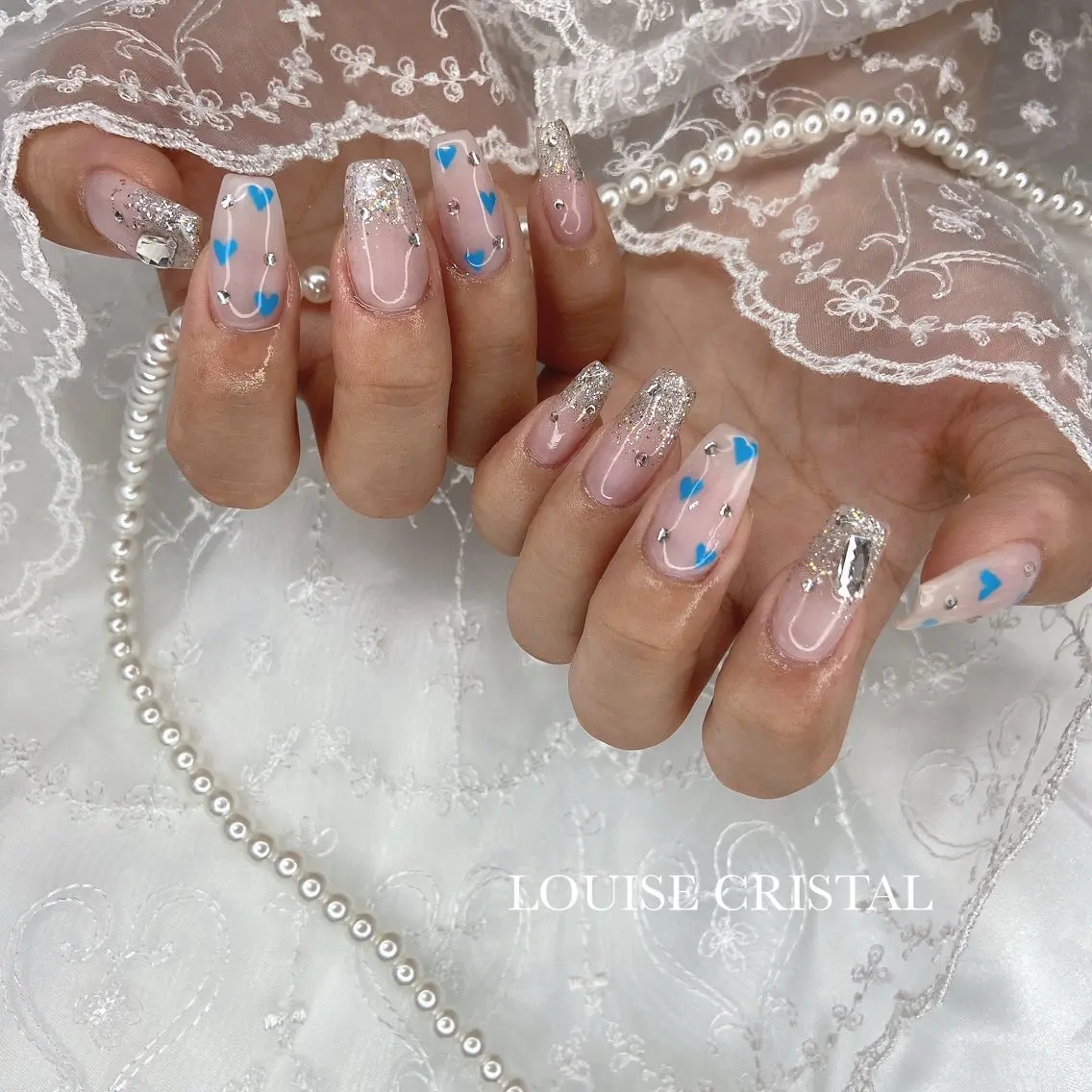 ネイル キラキラネイル ハンドネイル LOUISE CRYSTALのネイルデザイン
