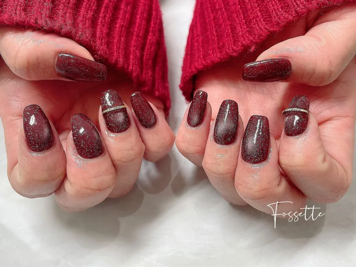 ネイル ボルドー フラッシュネイル マグネットネイル 赤色 ハンドネイル nailsalon Fossetteのネイルデザイン