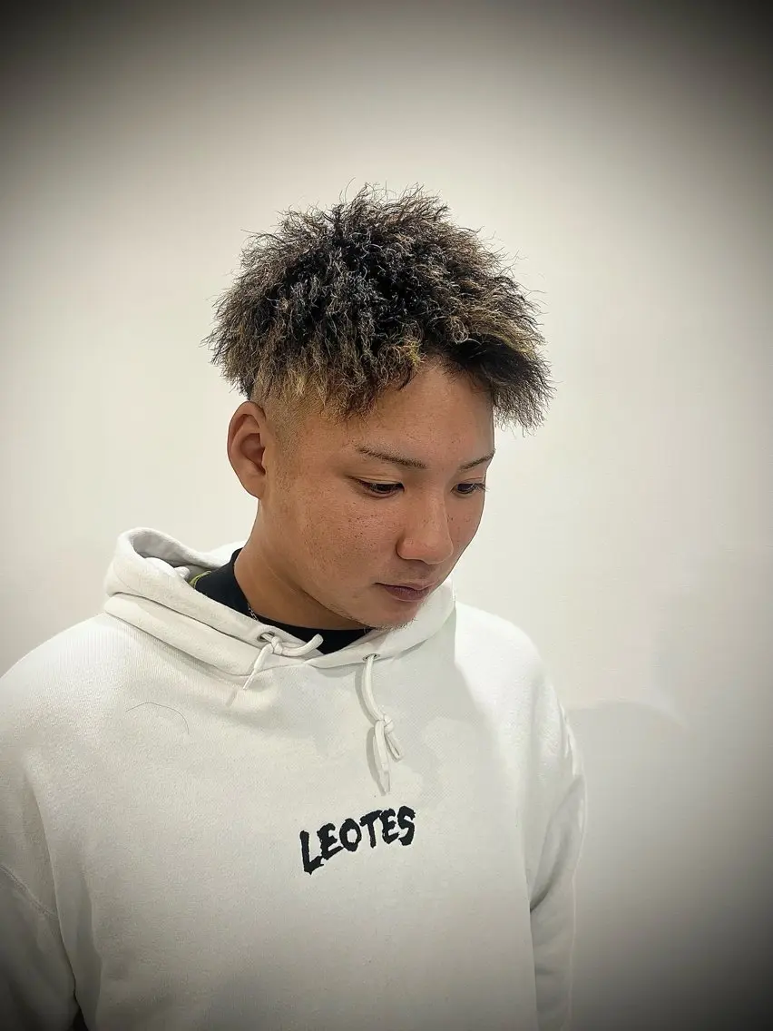 ショート カラー パーマ メンズ フェードカット カット パーマ 【メンズ特化】金沢 /片町　髙木　功基のヘアスタイル