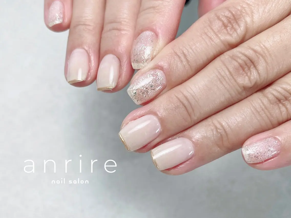 ネイル ジェルネイル ラメ(グリッター) ミラーネイル オフィスネイル パラジェル ハンドネイル nailsalon anrireのネイルデザイン