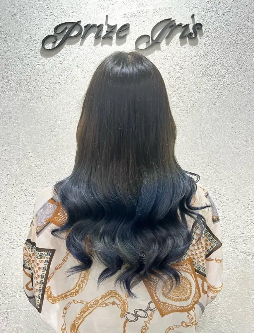 ロング カラー ブリーチ ブルーカラー グラデーションカラー ネイビーカラー カット ヘアカラー トリートメント ✨ TOMOKO🦋✨のヘアスタイル