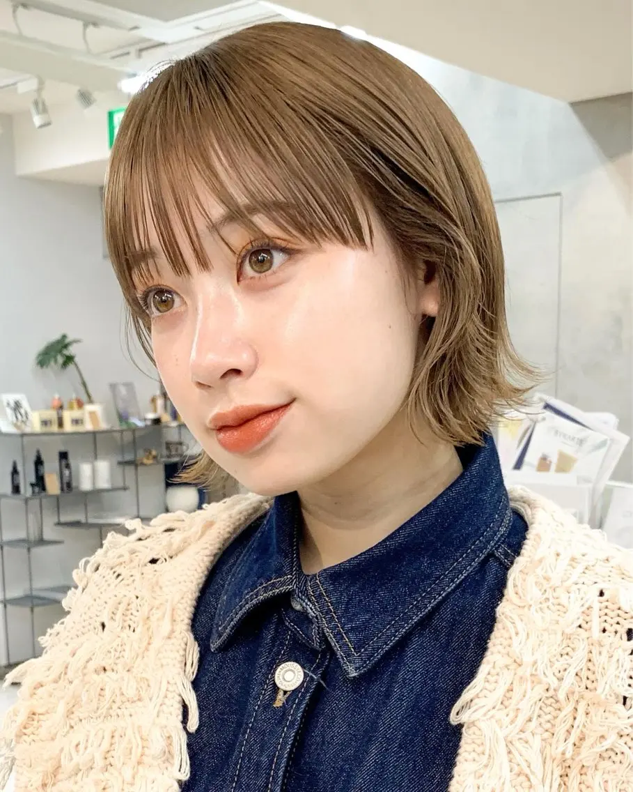ショート カラー ベージュカラー ブリーチ ボブ raika .のヘアスタイル