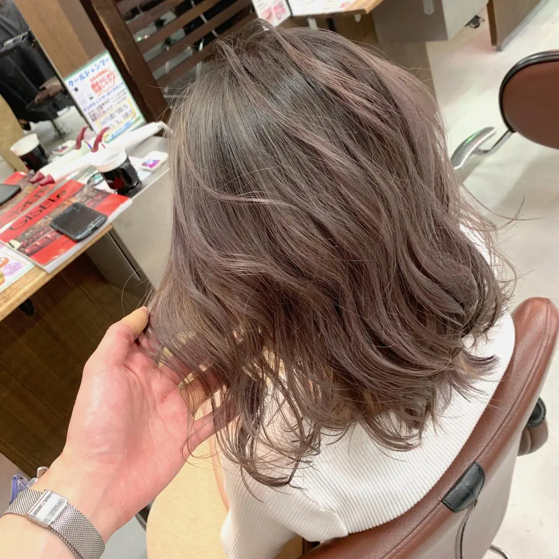 ミディアム カラー バレイヤージュ ハイライトカラー ハイライト レイヤーカット circus by KENJE 町田店のヘアスタイル