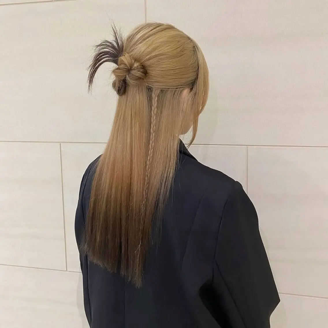 ロング ヘアアレンジ ホワイトカラー 💜SHIN💜のヘアスタイル