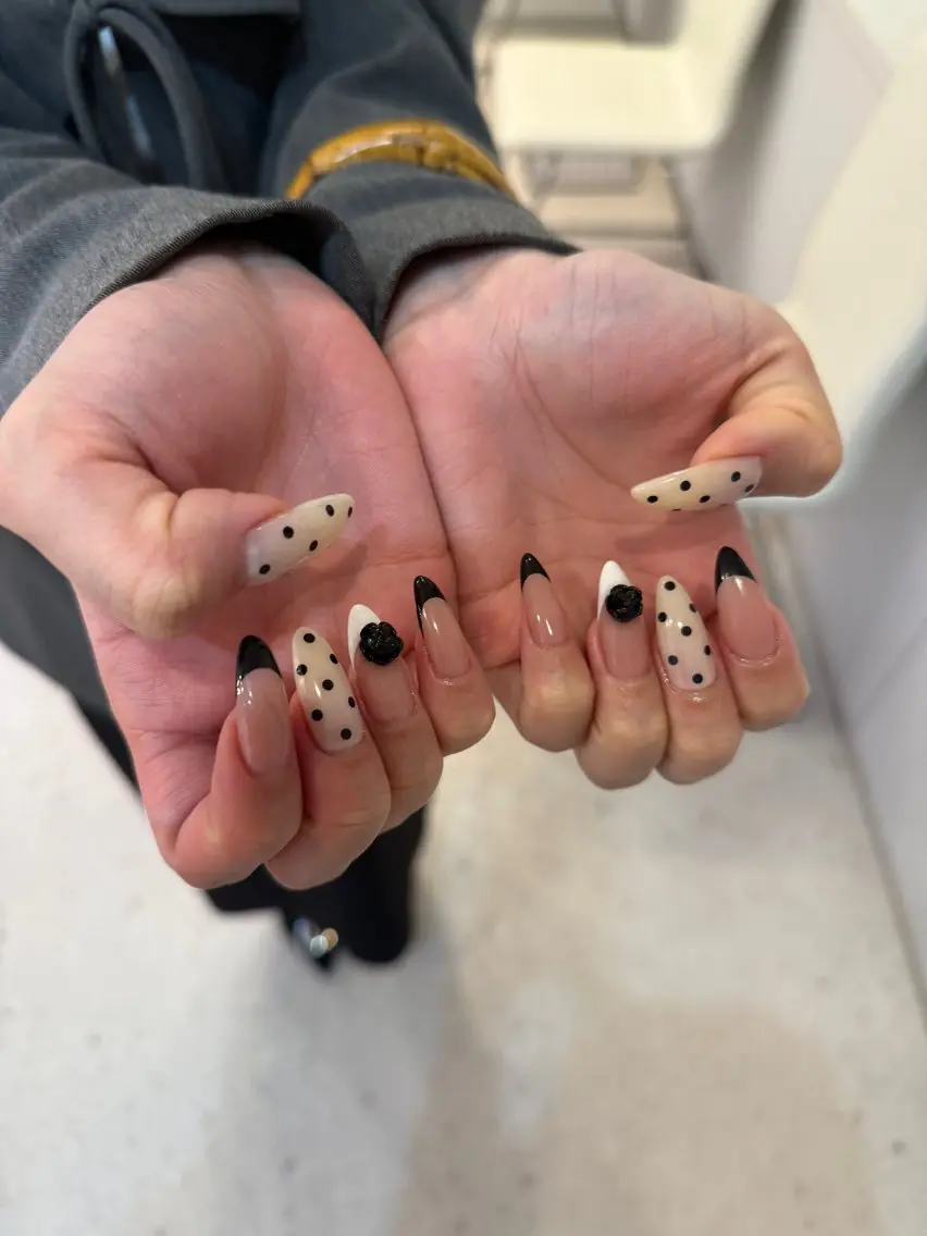 ネイル ハンドネイル MIA LANDHAKATAのネイルデザイン