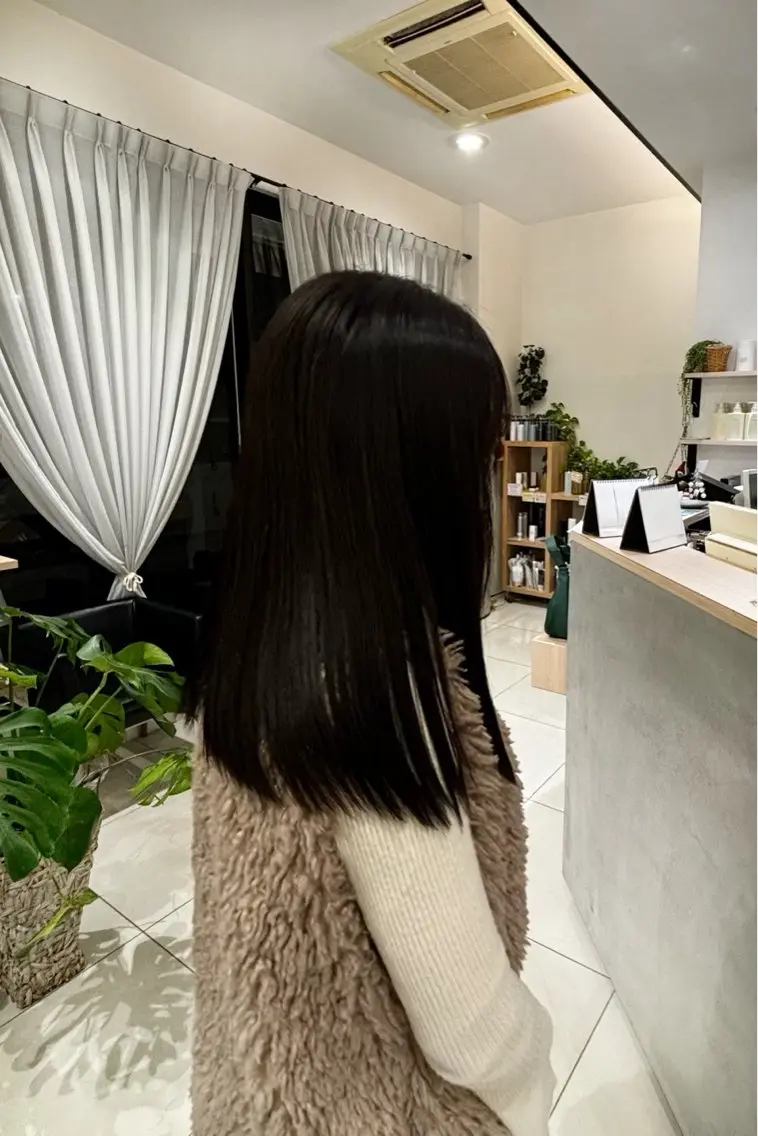 ロング カラー 透明感カラー オリーブカラー SLASHスラッシュ 辻村  彩華のヘアスタイル