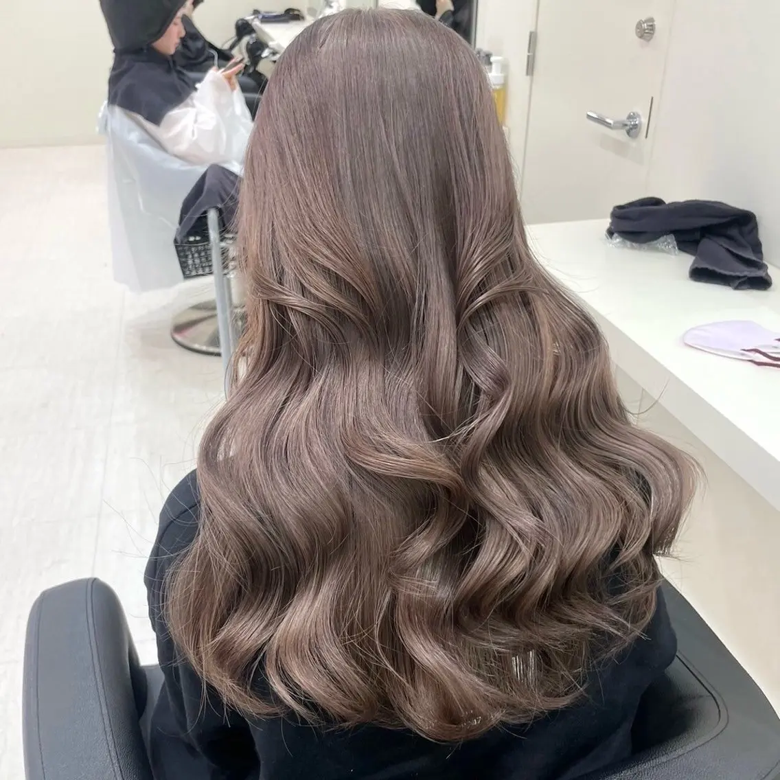 ロング カラー ヘアカラー トリートメント ヘッドスパ 韓国風艶髪🎀 暖色カラー🤍のヘアスタイル