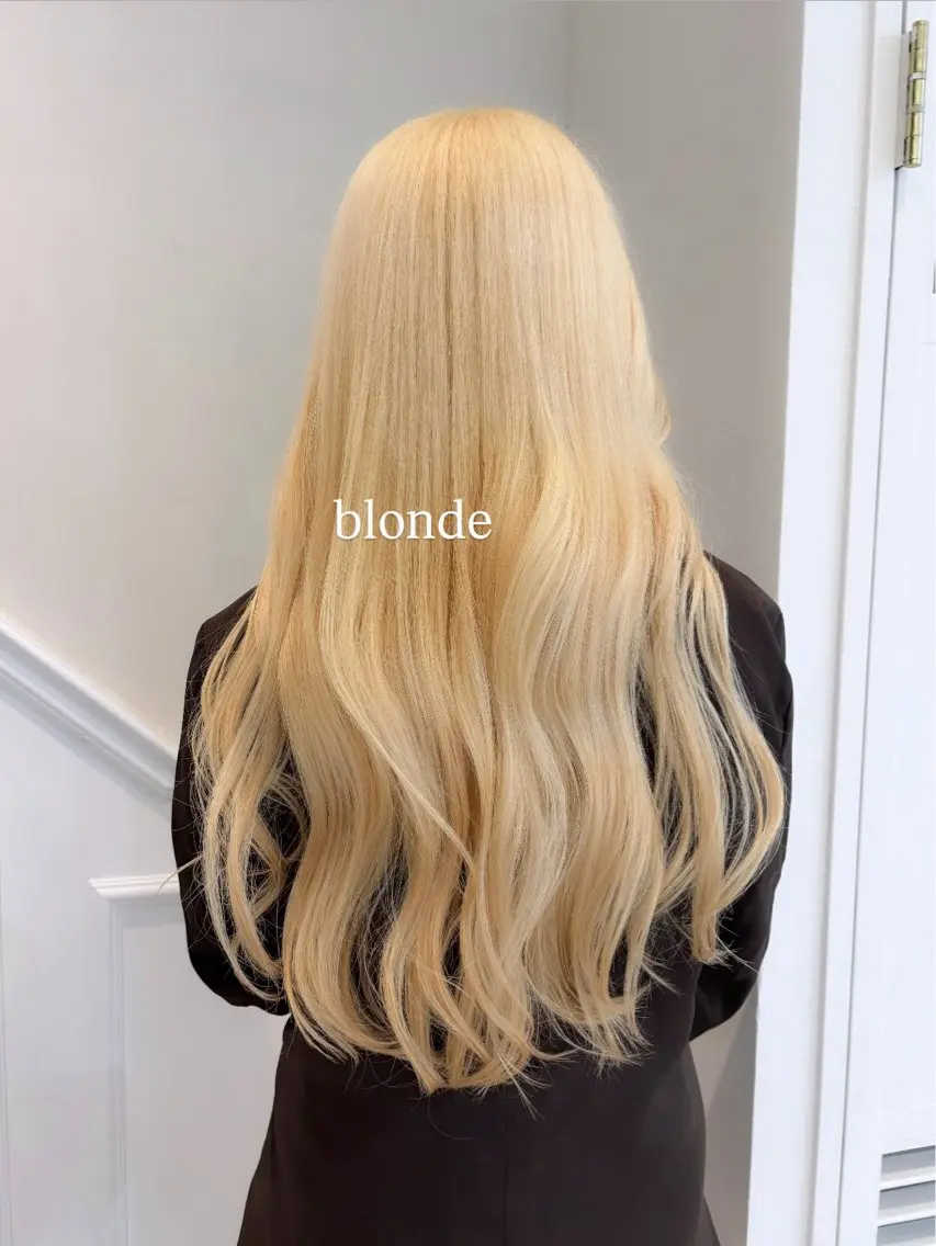ロング カラー 抜きっぱなしブロンド ブロンド ヘアカラー トリートメント 柔らかgirly/ レイヤー/yuiのヘアスタイル