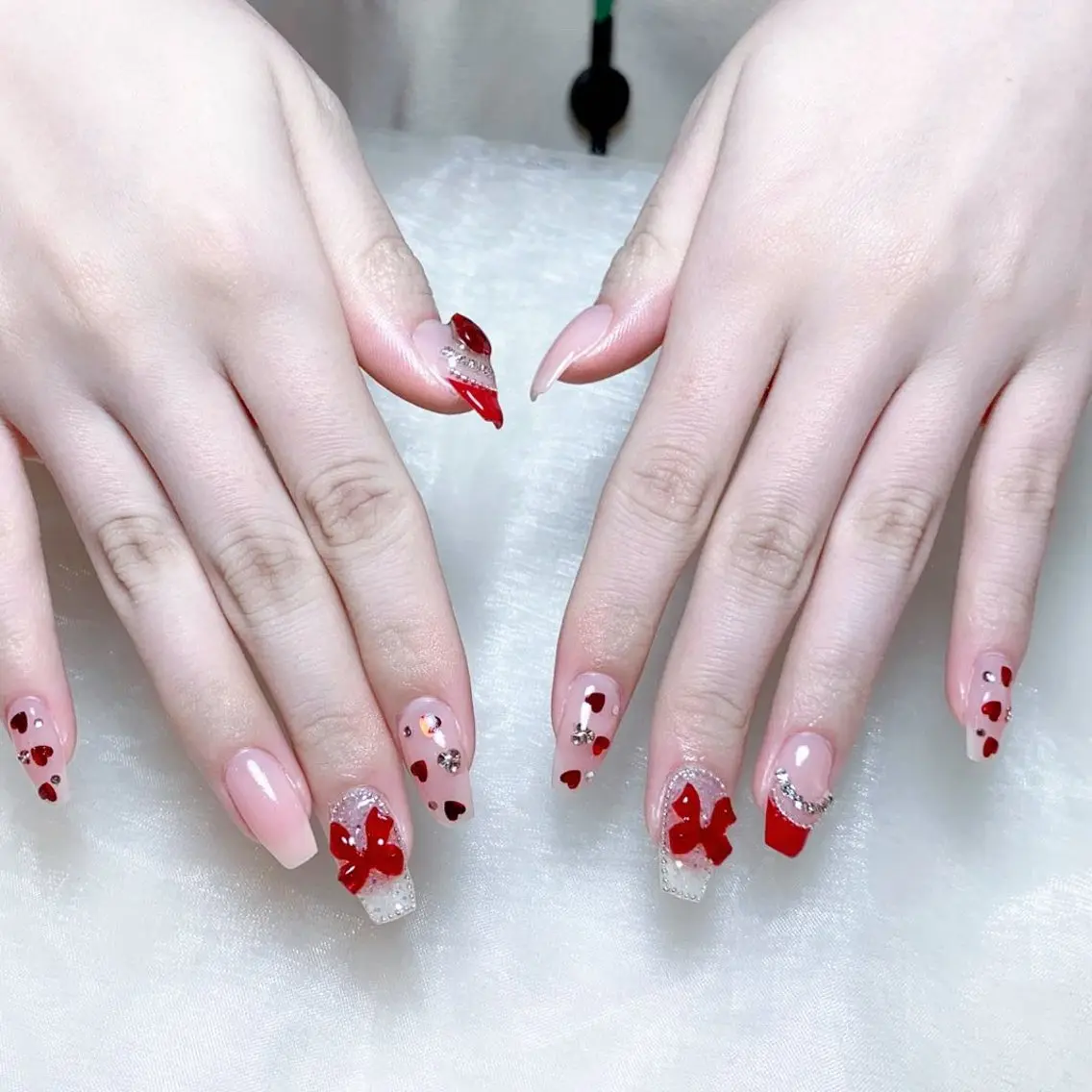 メンズ ネイル メンズ韓国風 アートネイル オーロラネイル ガーリー キラキラネイル ハンドネイル Nail salon 木にいるのネイルデザイン