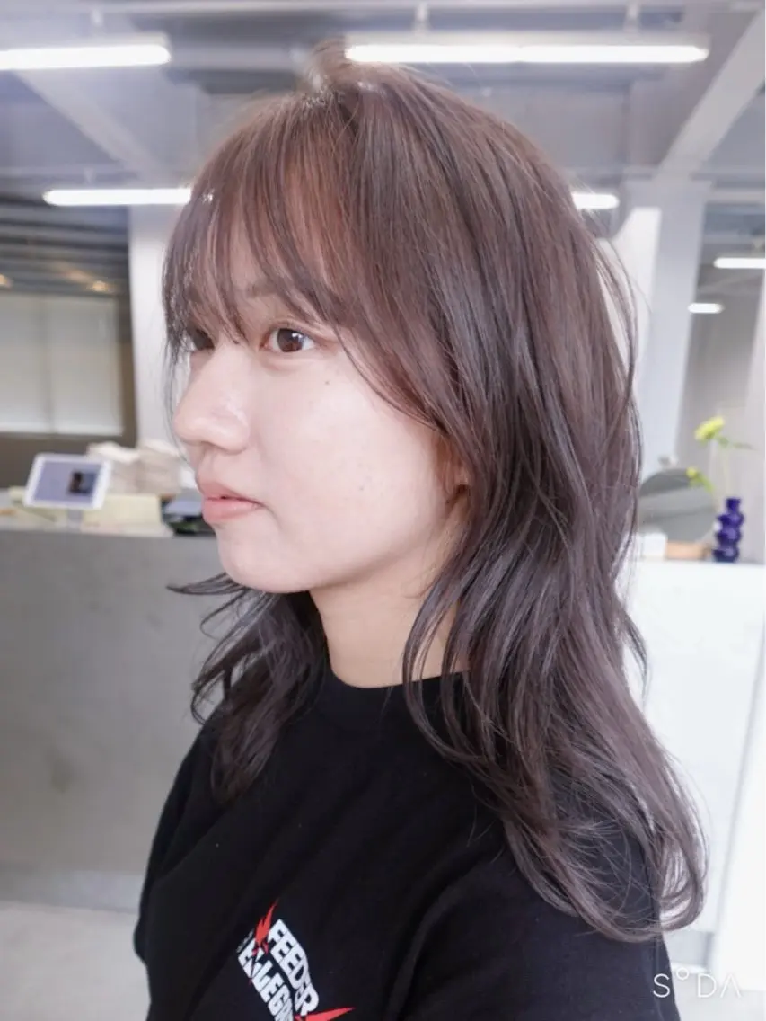 ミディアム レイヤーカット sauのヘアスタイル