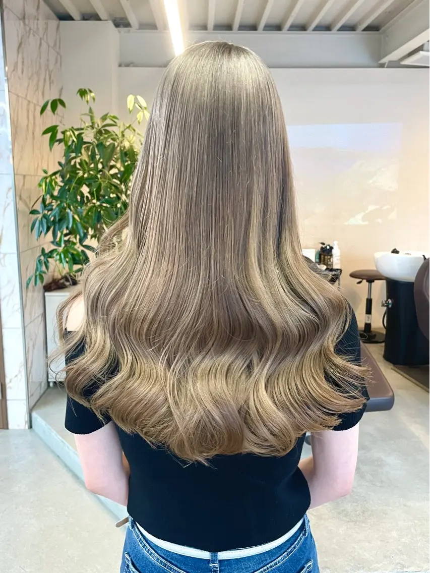 ロング カラー ベージュカラー ハイトーンカラー ハイトーンベージュ 韓国風ヘア カット ヘアカラー トリートメント ヘアセット 💎韓国風レイヤー /ボブ💎Namiのヘアスタイル