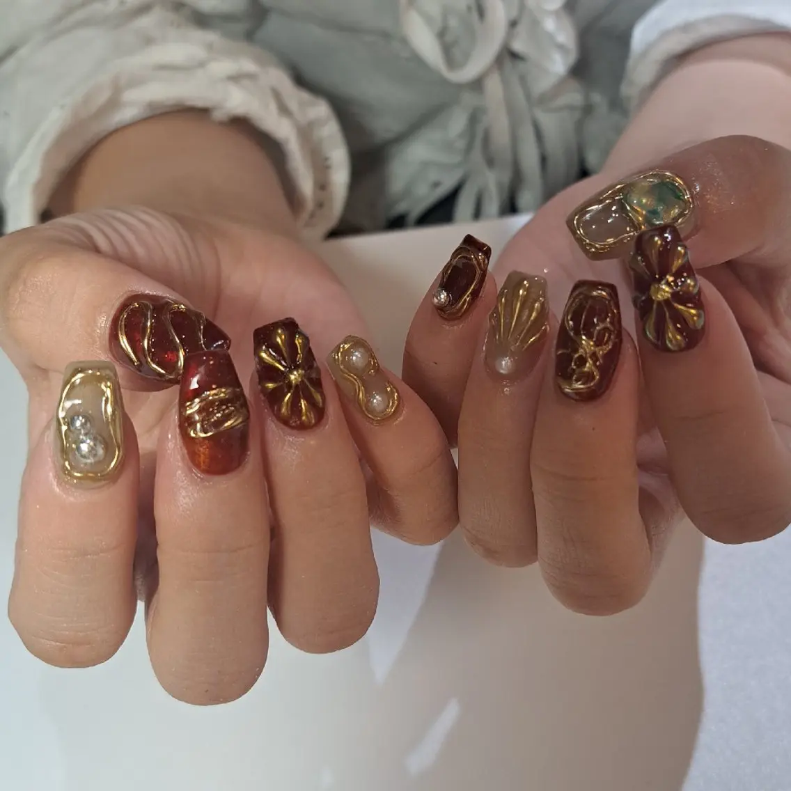 ネイル アートネイル ブラウン ジェルネイル ミラーネイル 持ち込み Nail mood デザイン持ち込みokのネイルデザイン