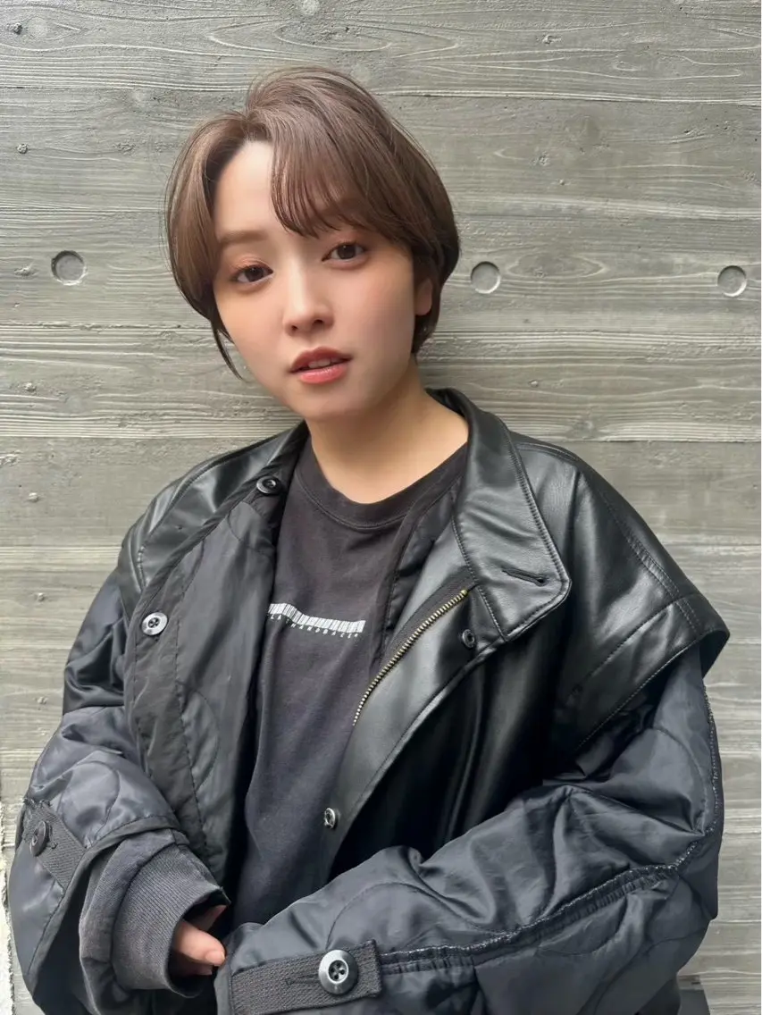 カラー ♻️ブリーチなし カラー♻️のヘアスタイル