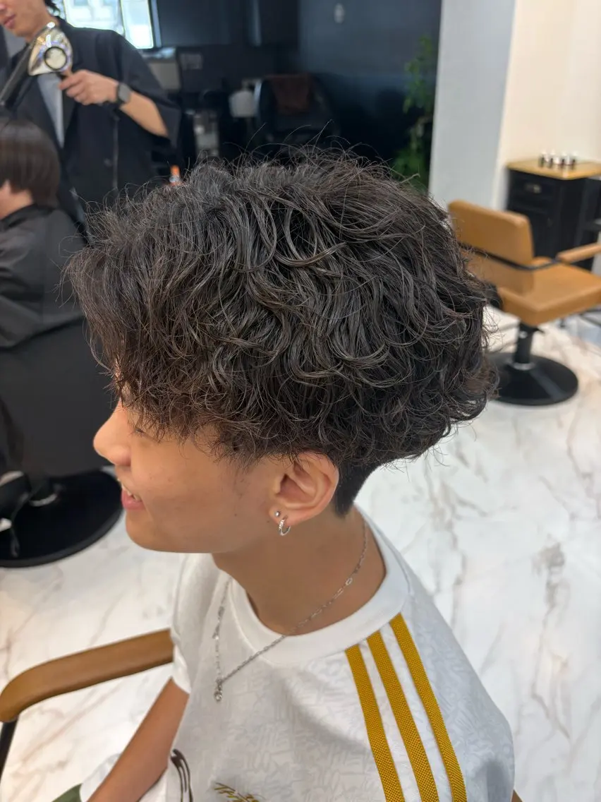 パーマ メンズ カット パーマ ⚜️メンズ特化⚜️ ♠️しおり♠️のヘアスタイル
