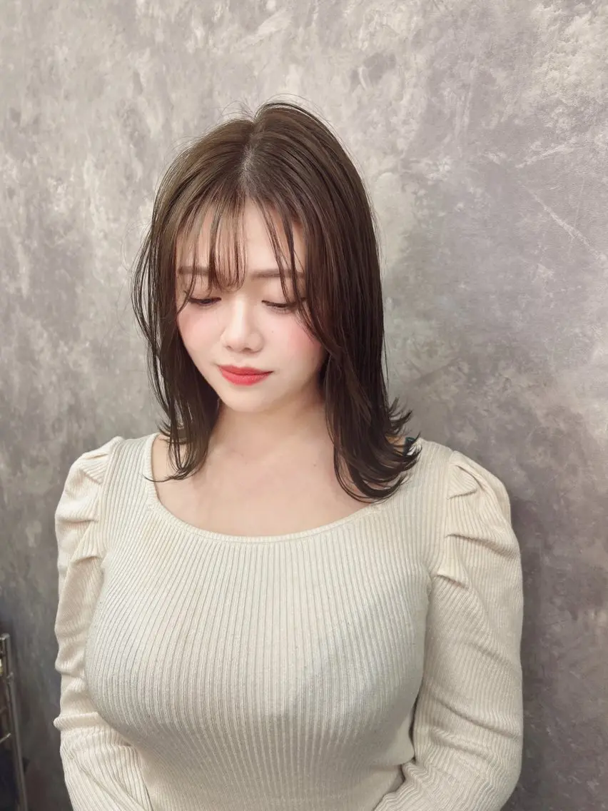 セミロング カラー 透明感カラー ヘアカラー 🦋髪質改善🦋 眞井琴美のヘアスタイル