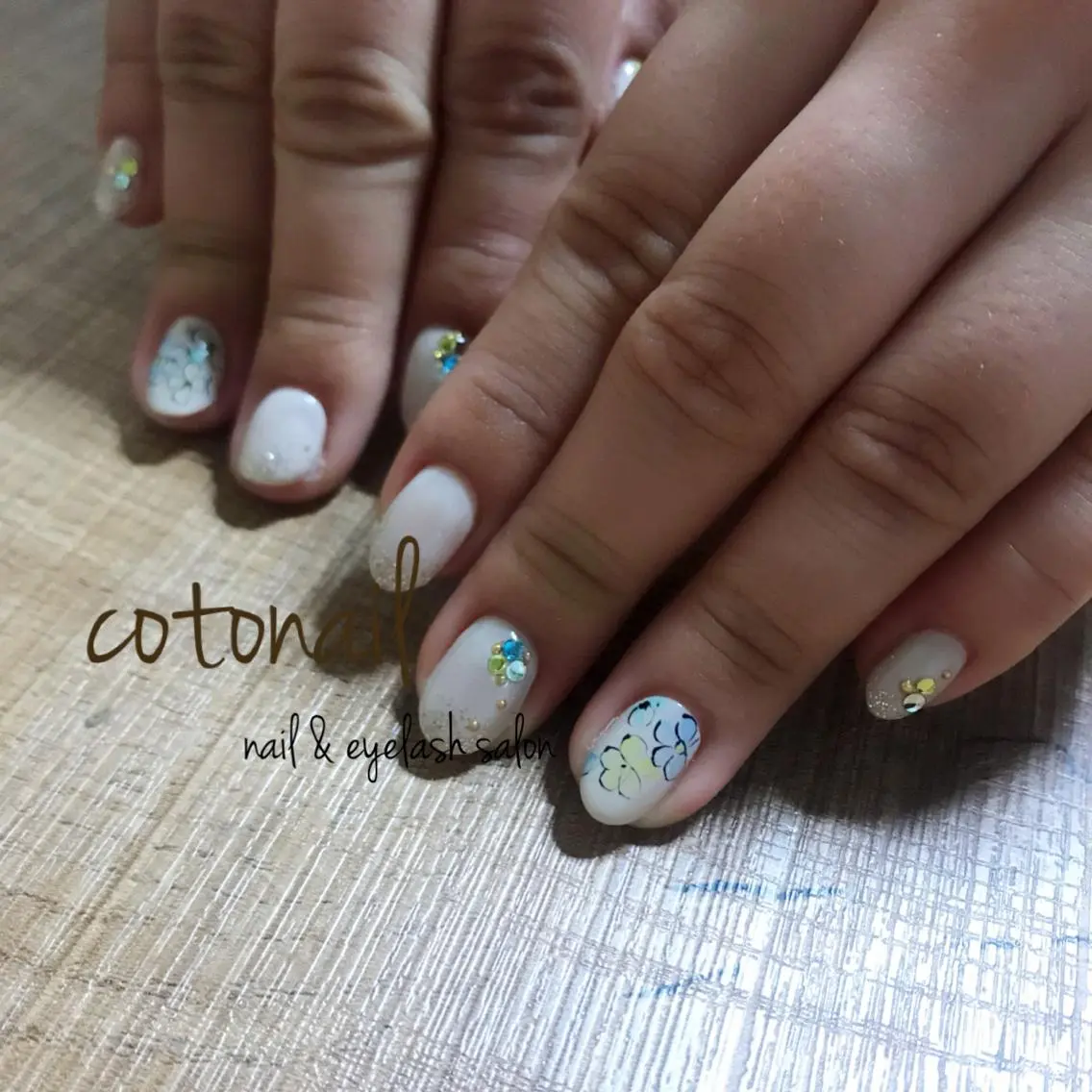 ショート ネイル アートネイル ハンドネイル ツメトマツゲ .のネイルデザイン