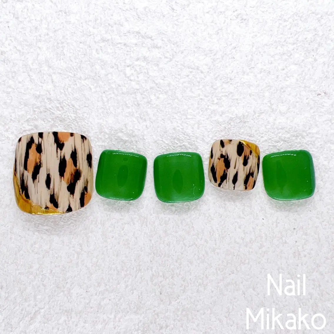 ネイル アニマル柄 フットネイル グリーン Nail Mikakoのネイルデザイン