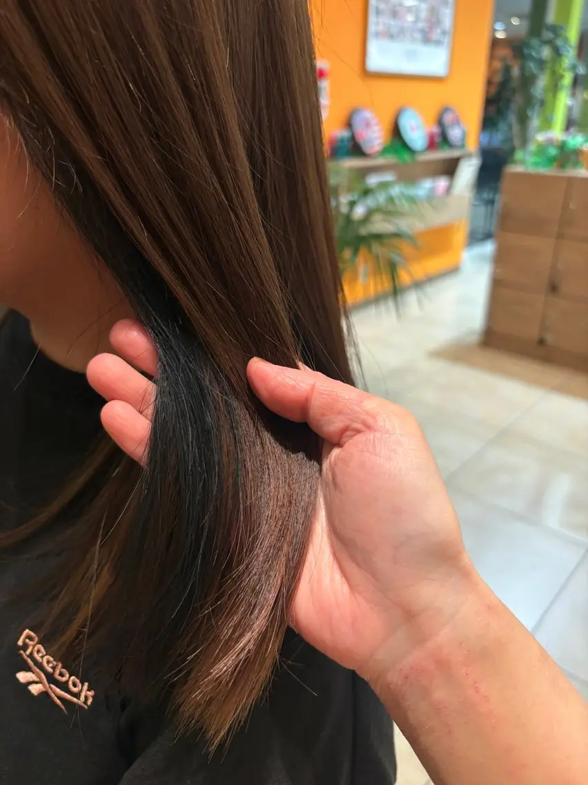 カラー イヤリングカラー ネイビーカラー ヘアカラー 藤嶋 恭子のヘアスタイル