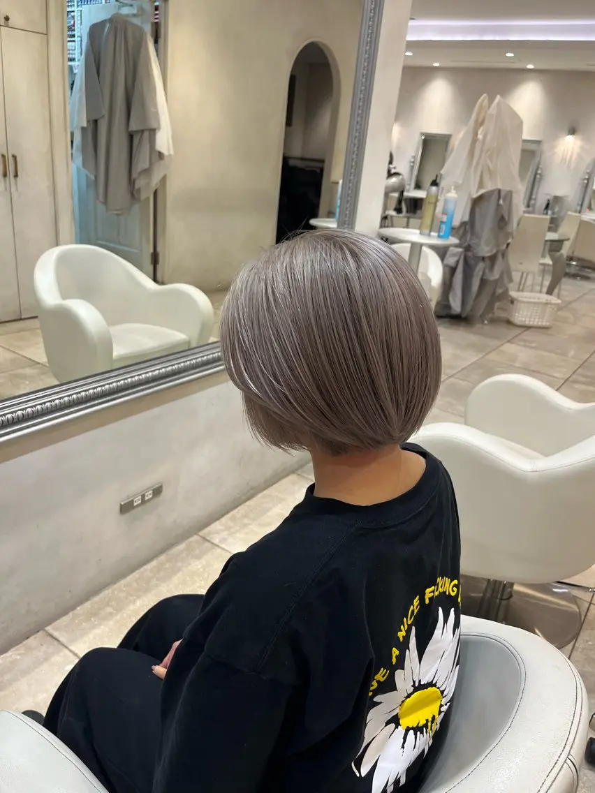 ショート カラー 菅沼 花琳のヘアスタイル