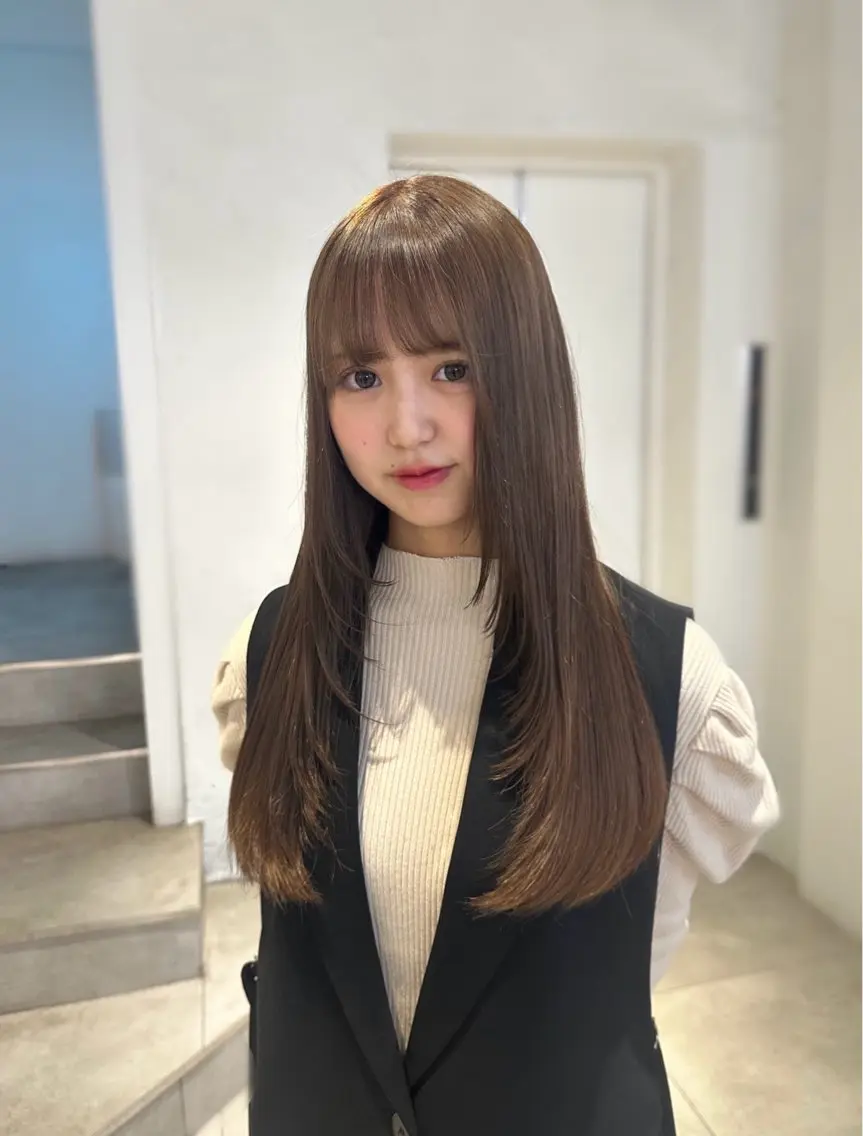 ロング 顔まわりレイヤー 顔周りカット レイヤーカット トリートメント カット 韓国ヘアメンズ・レデ ィース特化ミクのヘアスタイル