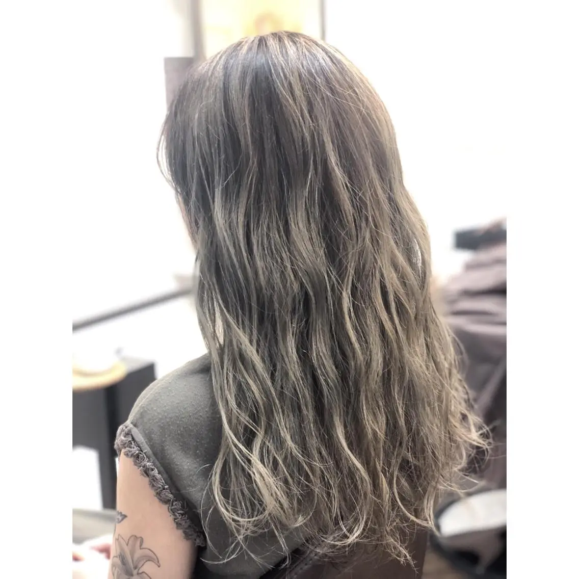 ロング 外国人風カラー ハイライト YOFAhair芦屋 峰★カラーリストのヘアスタイル