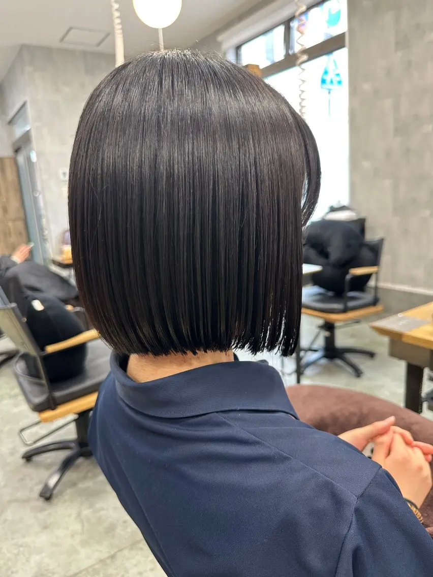 ショート ボブ カット トリートメント 鈴木 菜々映のヘアスタイル