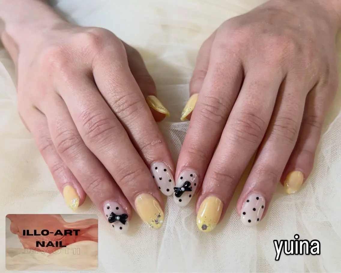 ネイル ドット 黄色 ILLO Yuinaのネイルデザイン