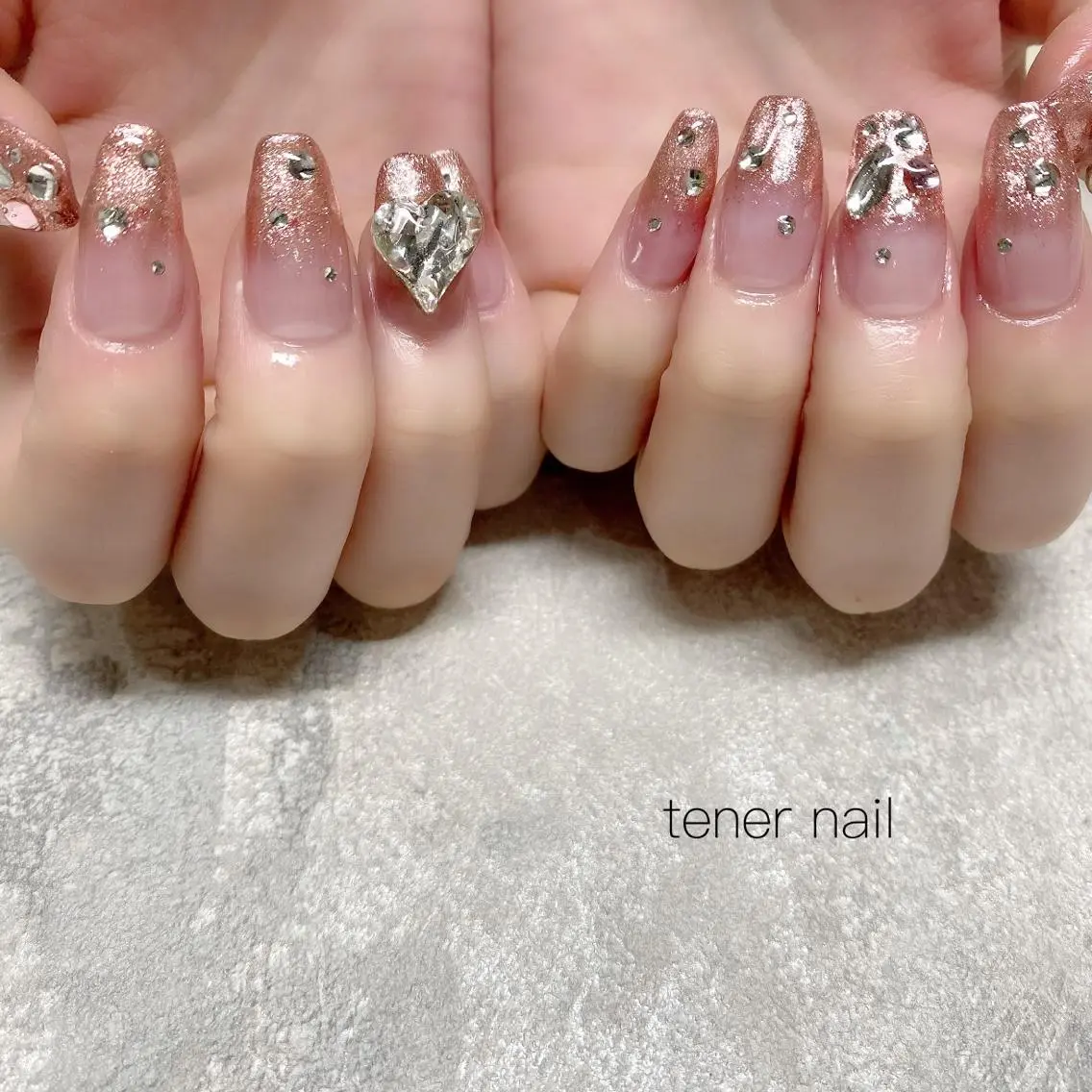 ネイル ハート キラキラネイル テネルネイル tener nailのネイルデザイン