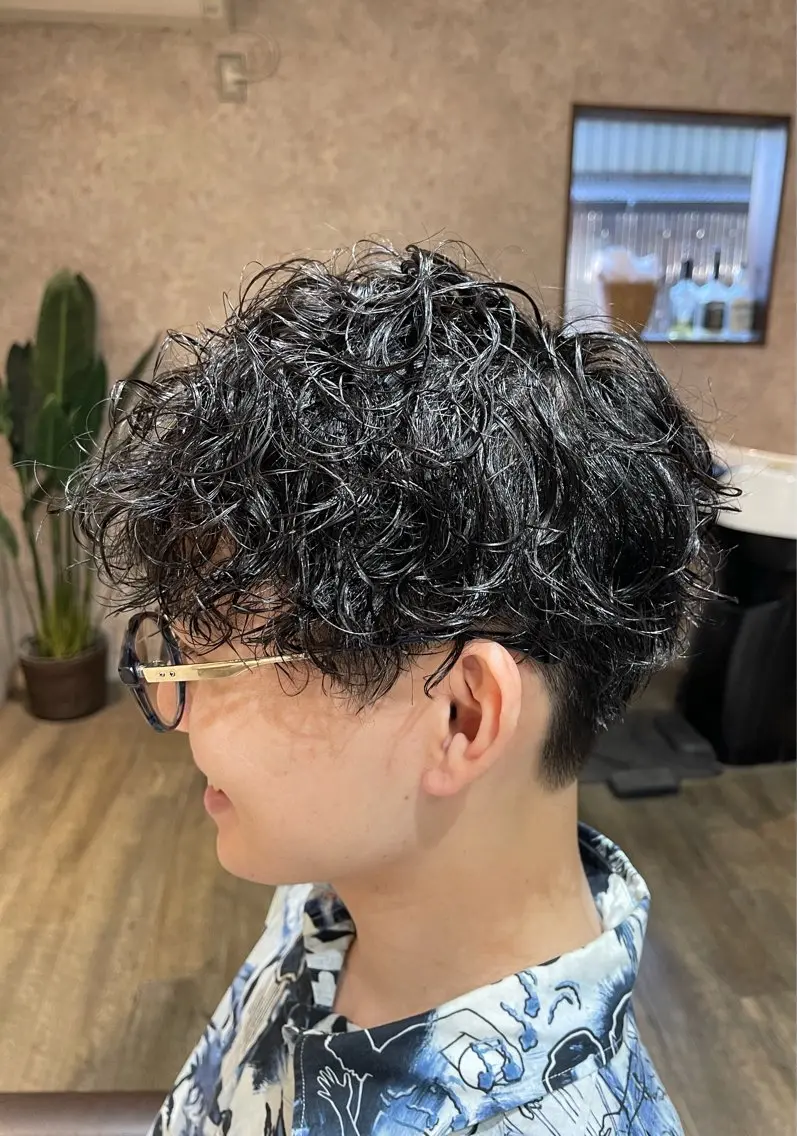 ショート パーマ メンズ 田中 識啓のヘアスタイル