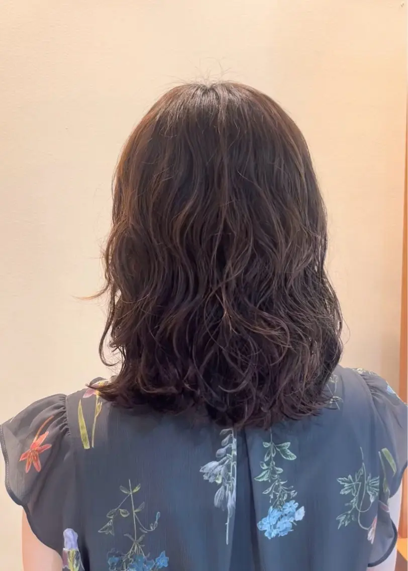 ミディアム パーマ ミディアムパーマ カット パーマ トリートメント 山口 陸のヘアスタイル