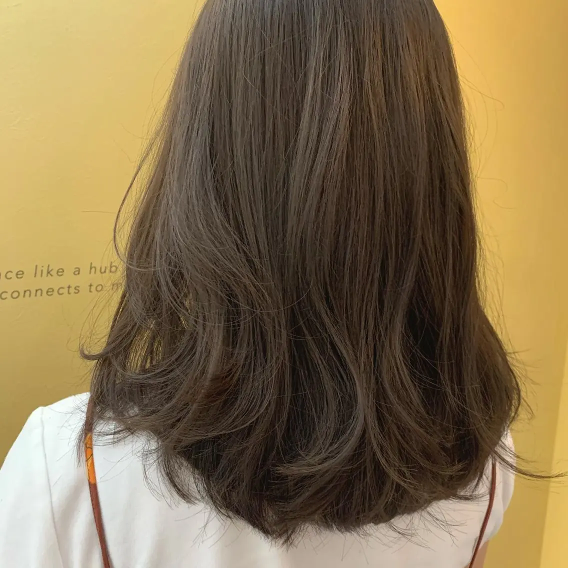 セミロング カラー ブリーチ グレージュ ブリーチなしカラー hubhair レイヤー/透明感のヘアスタイル