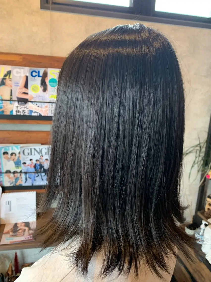セミロング カラー ヘアカラー 羽間 有咲のヘアスタイル
