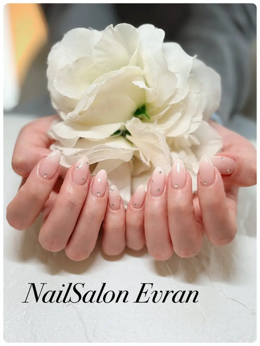 ネイル アートネイル フレンチネイル マグネットネイル 持ち込み ニュアンスネイル ハンドネイル Nail salon Evranのネイルデザイン