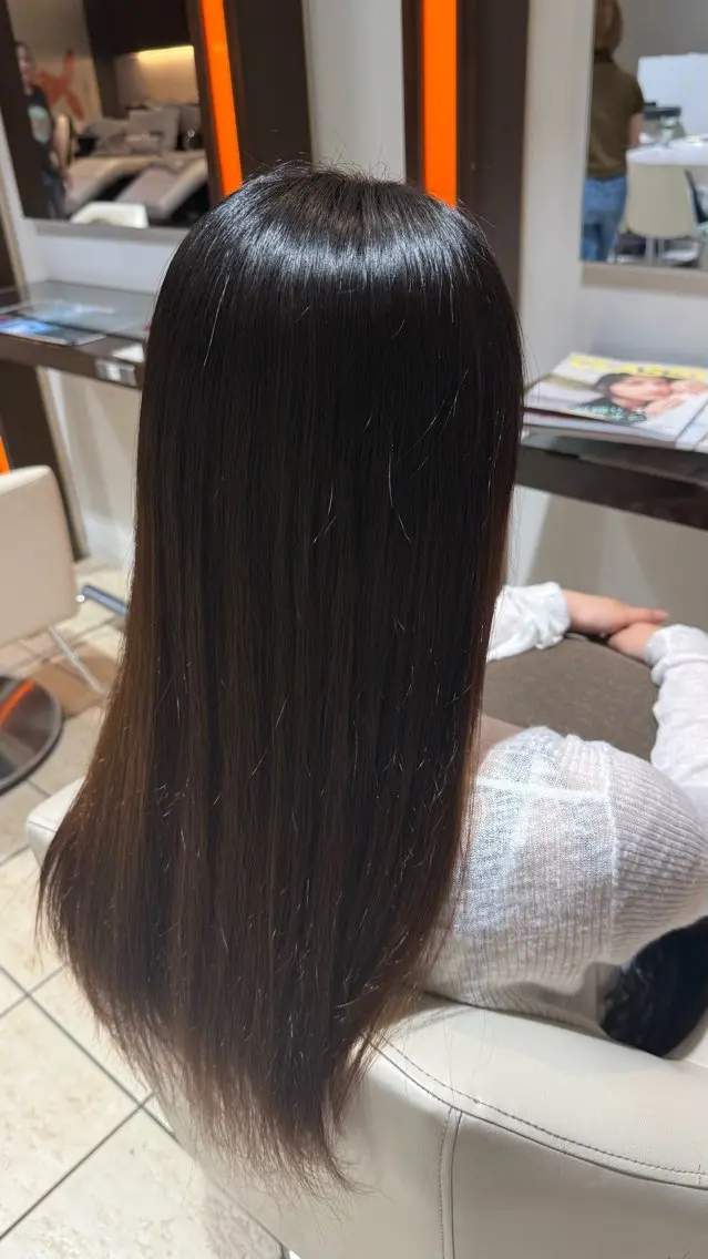 ロング パーマ ストレートパーマ 縮毛矯正 三橋 彩花のヘアスタイル