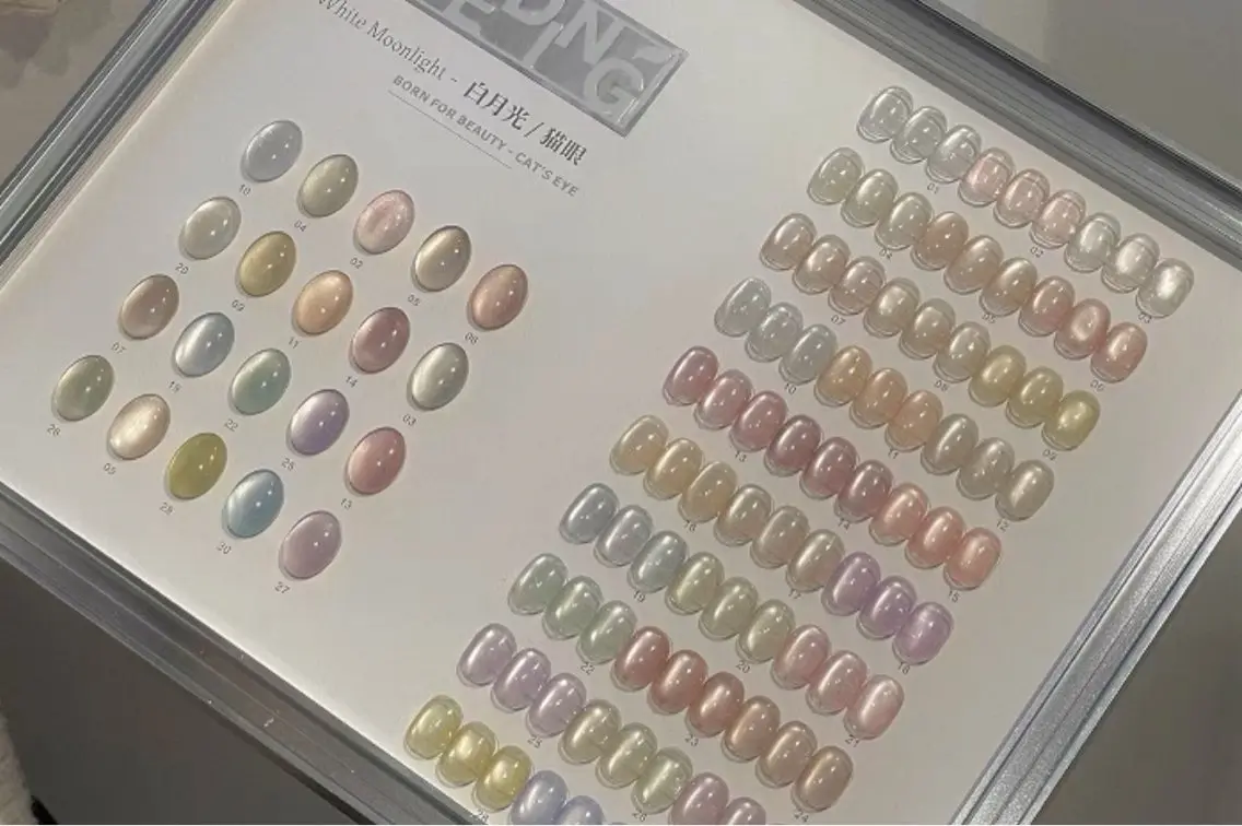 ネイル アートネイル オーロラネイル チークネイル フレンチネイル ガラスフレンチ ハンドネイル 🎀YooLi Nail salonのネイルデザイン