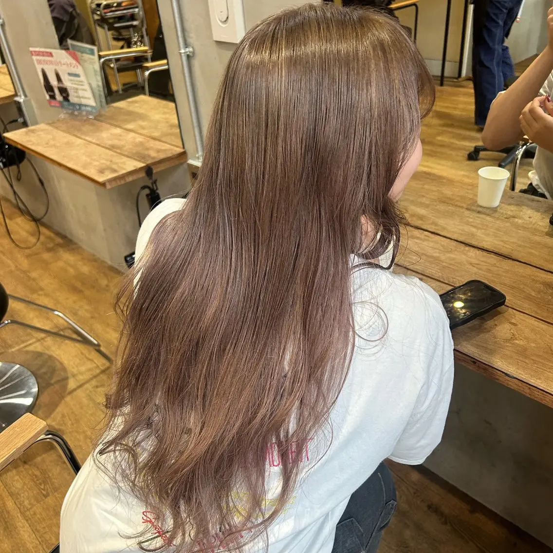 ロング カラー ベージュカラー ハイトーンカラー ハイトーンベージュ ヘアカラー 【 Lafith 】 WAKOのヘアスタイル