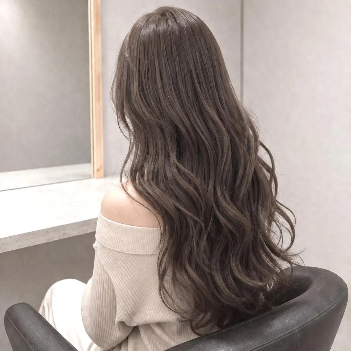 ロング アッシュ 松永 夏弥のヘアスタイル
