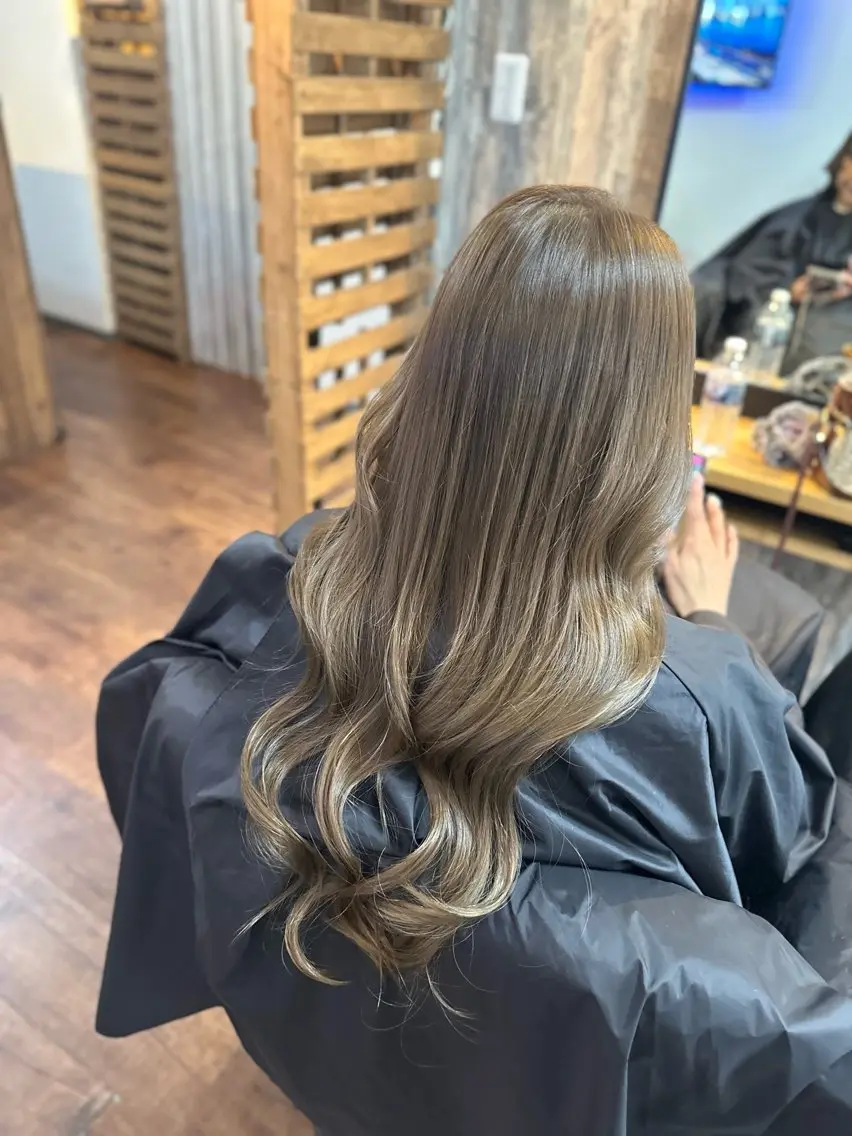 ロング カラー グレージュ カット ヘアカラー トリートメント Luzir⭐︎ GEN⭐︎のヘアスタイル