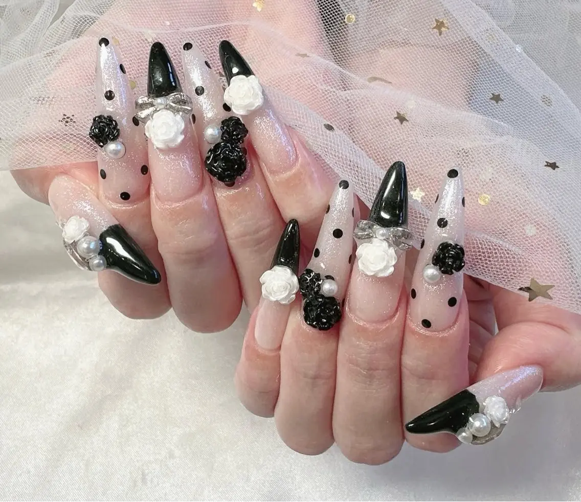 ネイル グラデーション キラキラネイル ワンカラーネイル 冬ネイル Jenn Nail Salonのネイルデザイン