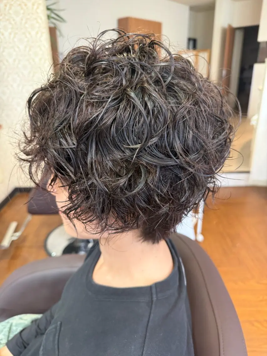 ミディアム 亀田 耕輔のヘアスタイル